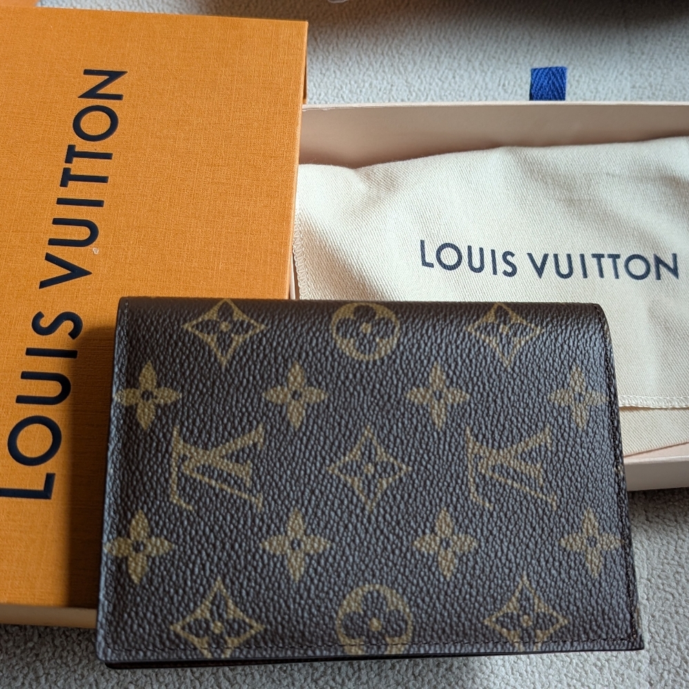 Almost New Louis Vuitton Wallet/Card Holder